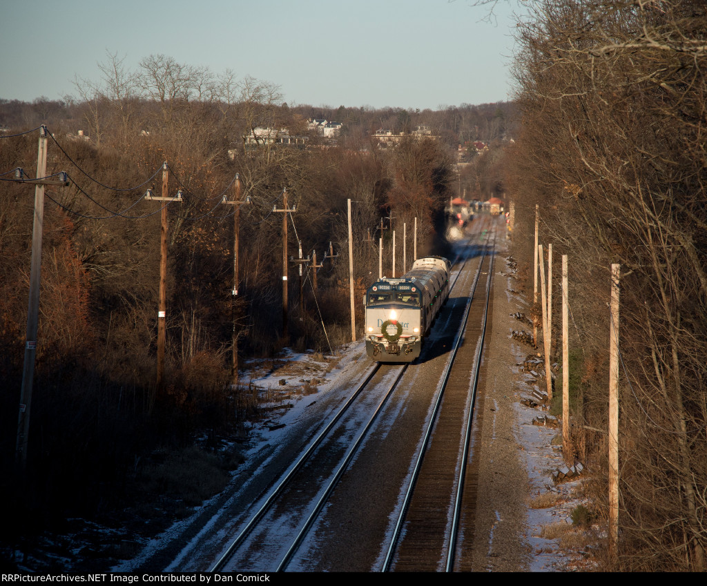 AMTK 90224 Leads Amtrak 686 in Bradford